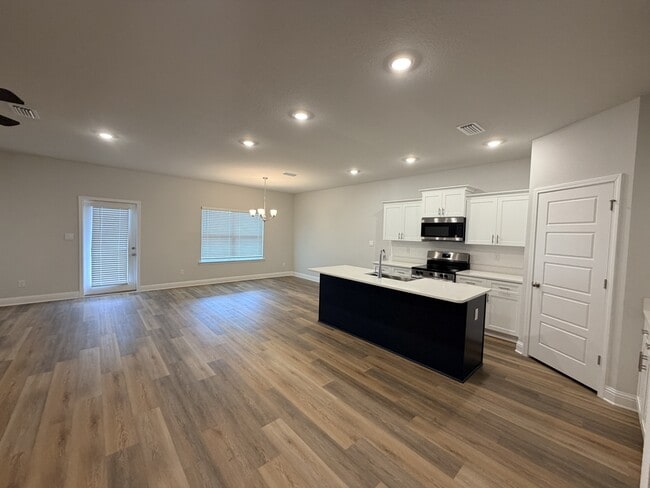 Building Photo - 7307 Hawkins Mnr