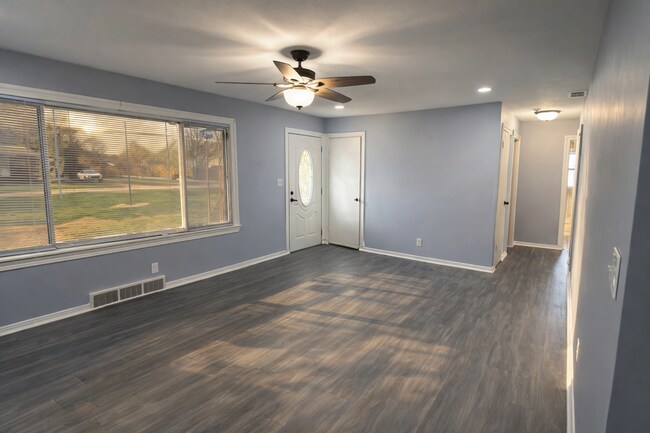 Building Photo - 1711 Kurz Way