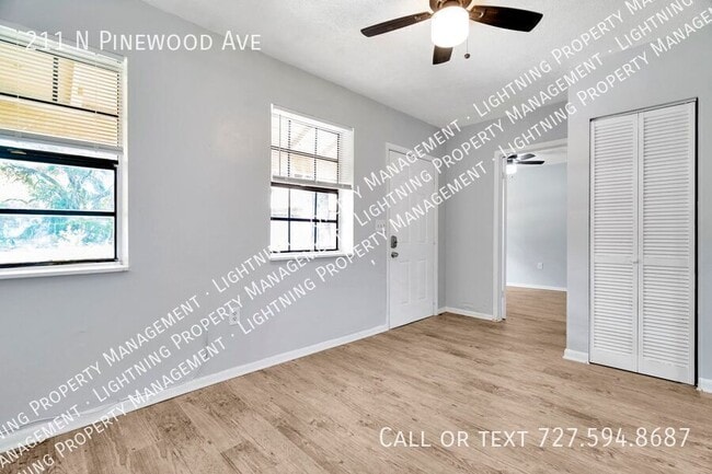 Building Photo - 211 N Pinewood Ave