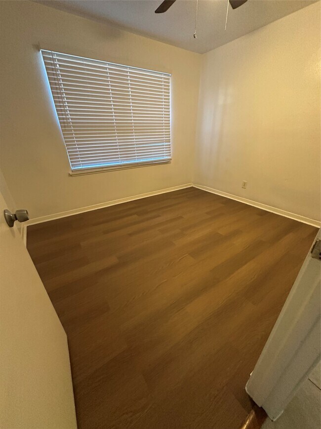 Building Photo - 3826 Botany Ln