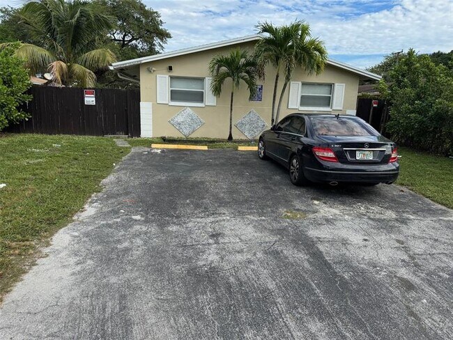 Building Photo - 1036 NW 5th Ave