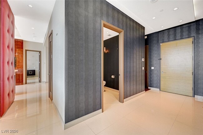 Building Photo - 3750 S Las Vegas Blvd