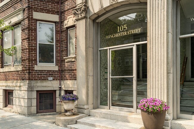 Building Photo - 105 Winchester St