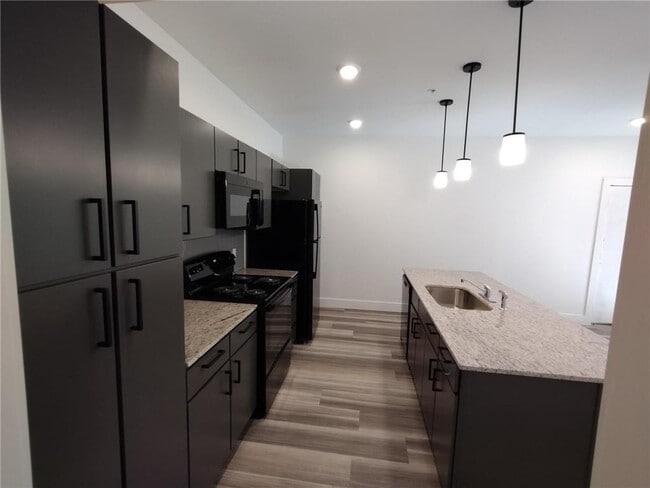 Building Photo - 944 N Willis Ave