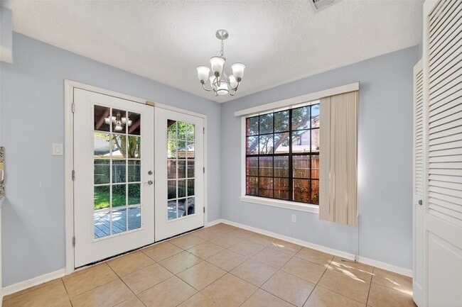 Building Photo - 814 Heathgate Dr