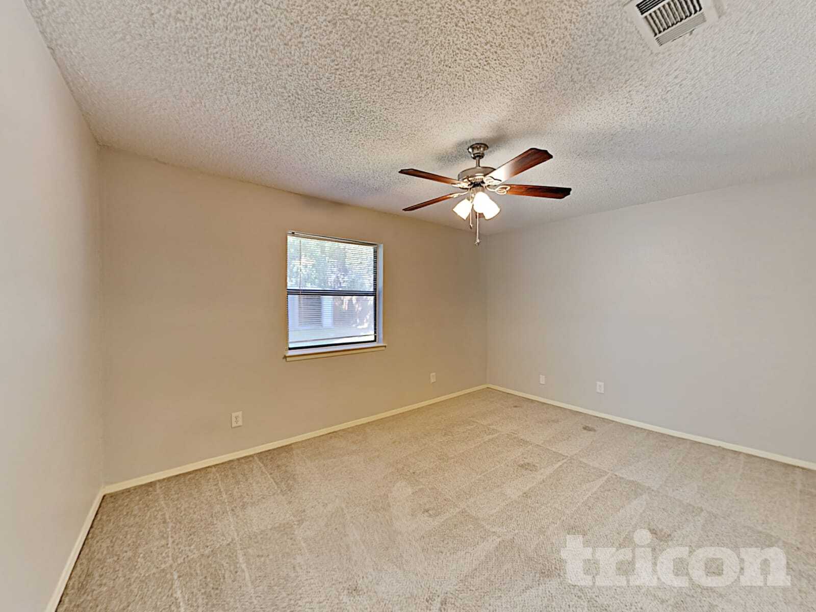 Building Photo - 1401 Timbercrest Dr