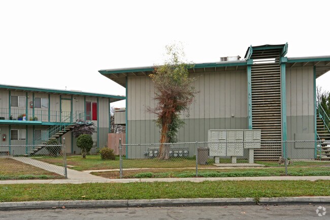 Primary Photo - Sierra Pine Apartments