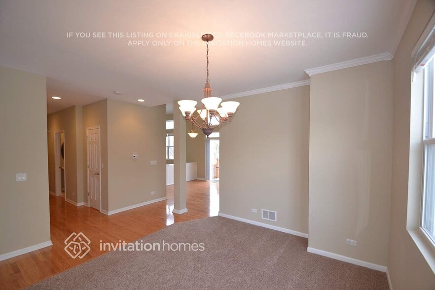 Building Photo - 878 Deer Path Dr