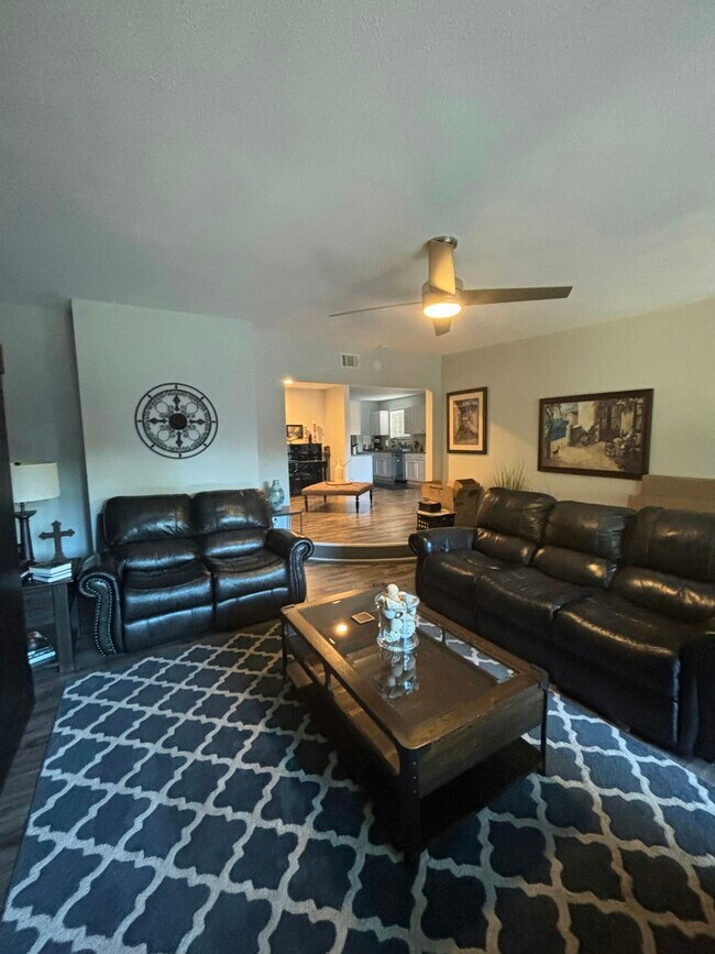 Building Photo - 16047 Tupper St