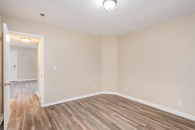 Building Photo - 765 Huntington Pkwy