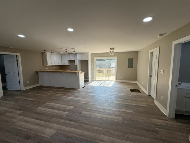 Building Photo - 1296 Buffalo Shoals Rd
