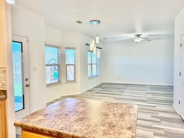 Building Photo - 1199 Mirador Loop