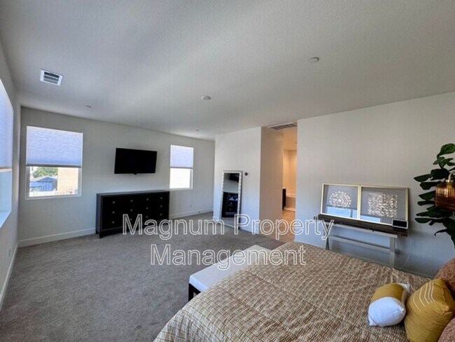 Building Photo - 38572 Rosegate Pl