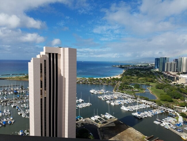Building Photo - 1700 Ala Moana Blvd