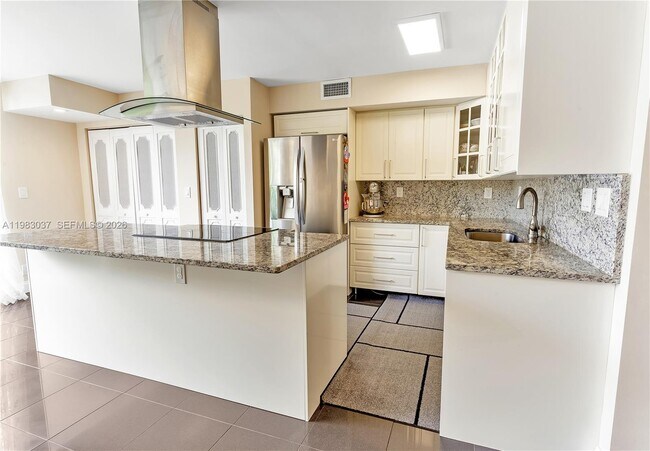 Building Photo - 2421 NE 10th St