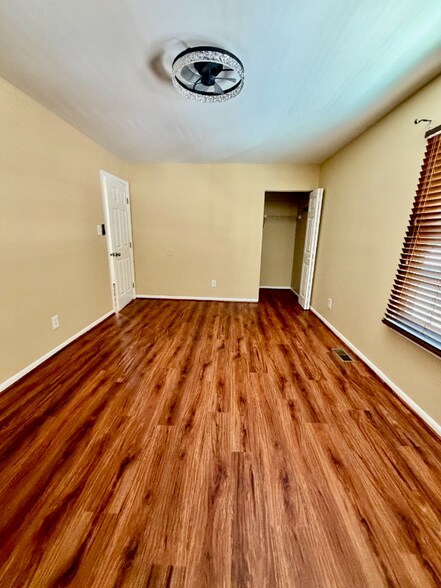 Building Photo - 4013 Parkwood Ct