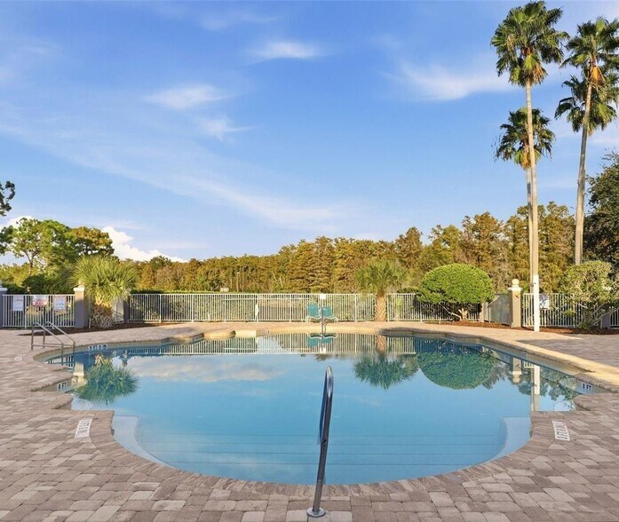 Building Photo - 13803 Fairway Island Dr
