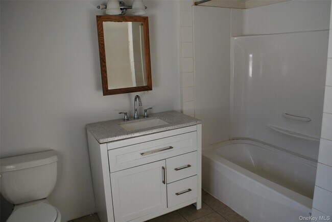 Building Photo - 22 Dekay Rd