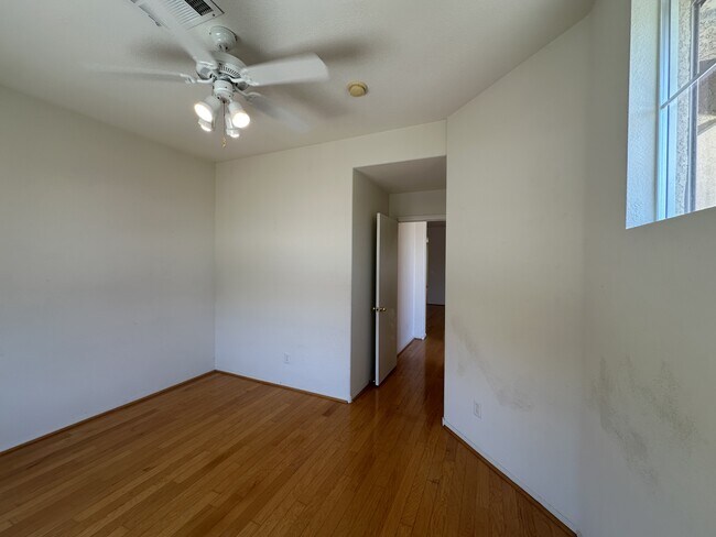 Building Photo - 9900 Shadow Grove Ave