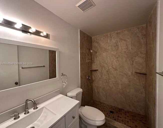 Building Photo - 1024 S Independence Dr