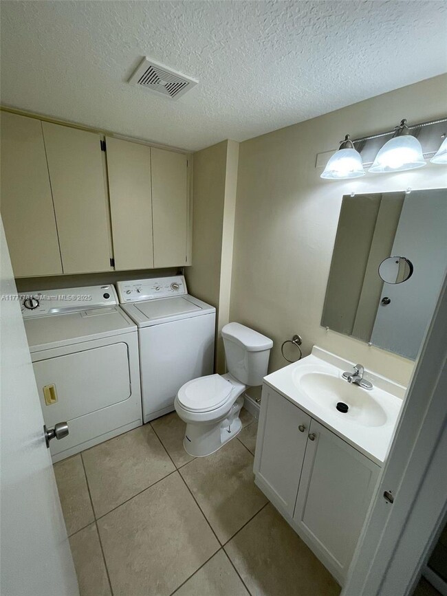 Building Photo - 870 Blue Ridge Cir