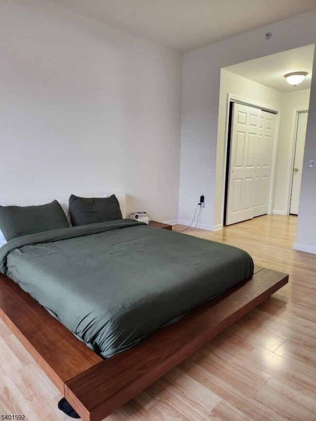 Building Photo - 358 Rector St