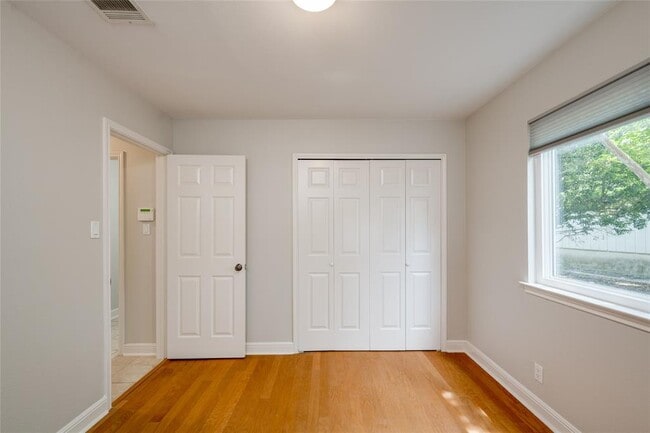 Building Photo - 6506 Harrogate Dr