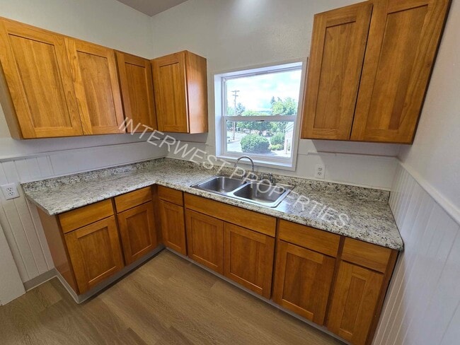Building Photo - Recently Remodeled 2 Bd Home in Kalama with W/D Hookups!