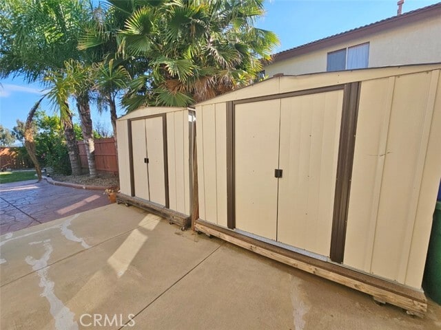 Building Photo - 39620 Glenwood Ct