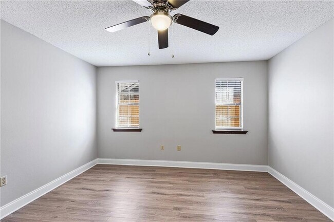 Building Photo - 159 Kelly Dr