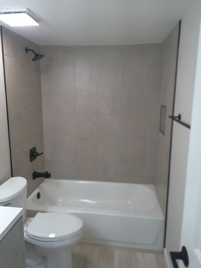 Building Photo - Long Term Duplex rental