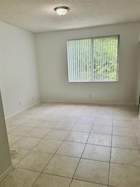 Building Photo - 7813 Sanibel Dr