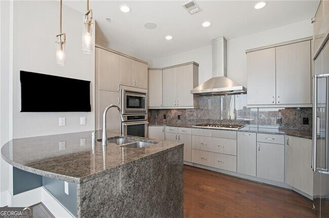 Building Photo - 1065 Peachtree St NE