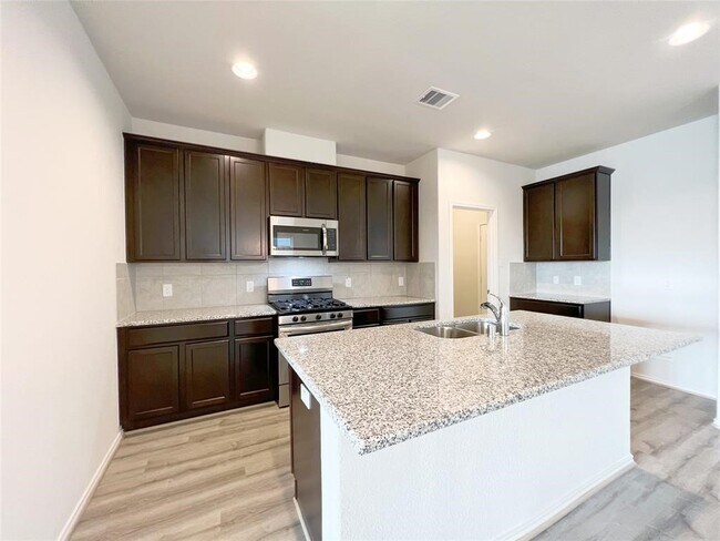 Building Photo - 15502 Islandview Ln