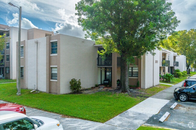 3571 SW 117th Ave - Westbird Village Condominiums