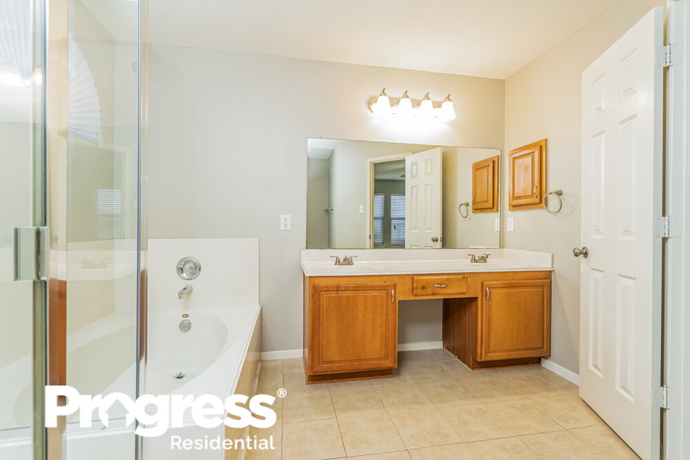 Building Photo - 1253 Spring Water Dr