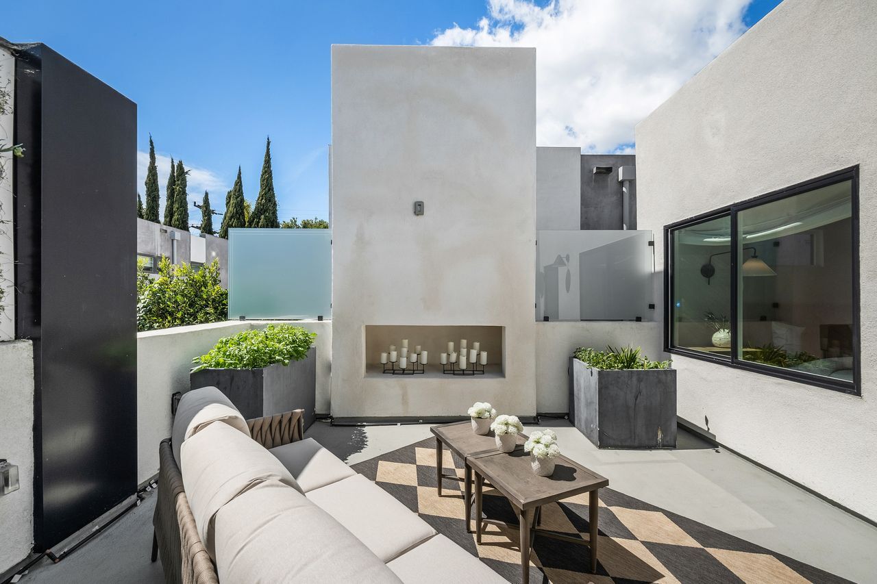 Building Photo - 8617 Higuera St