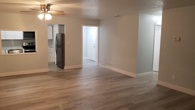 Building Photo - 4730 Coquina Key Dr SE