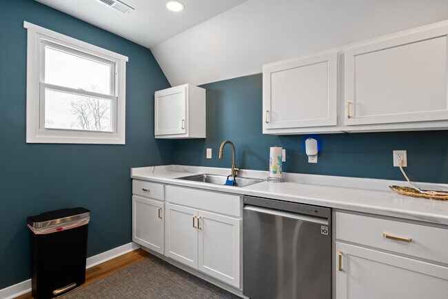 Building Photo - 80 W Geneva St