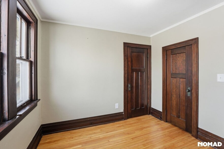 Building Photo - 40 W Lewis St