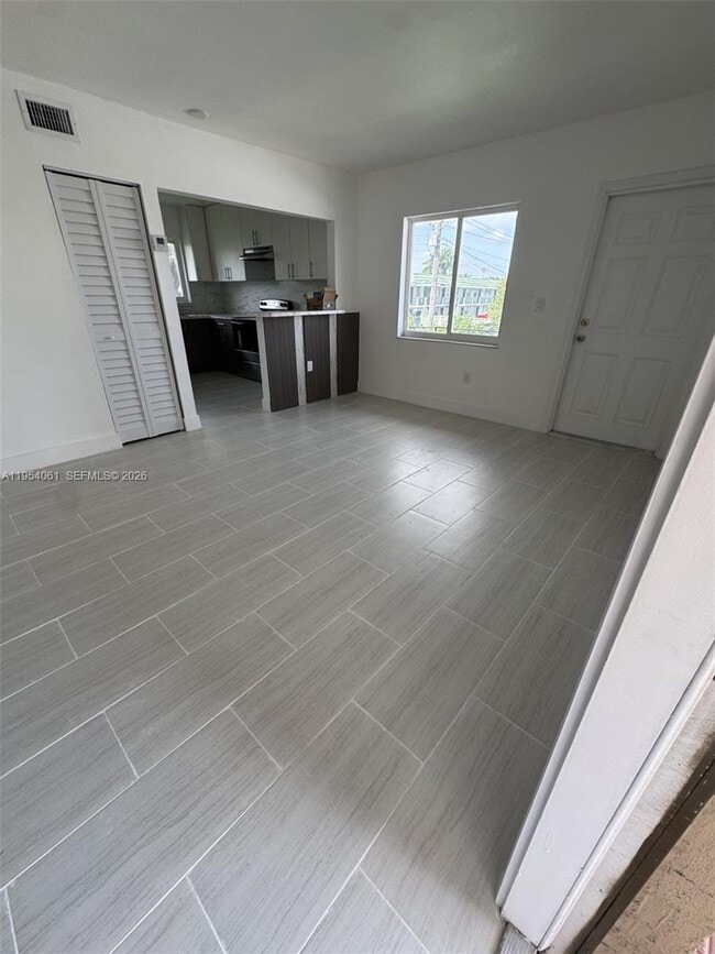 Building Photo - 800 NW 44th Ave