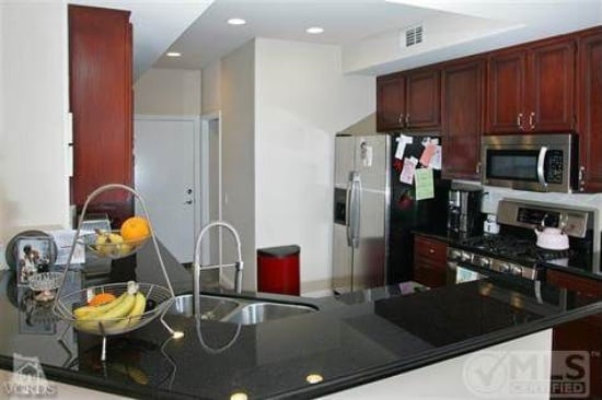 Building Photo - 6124 Maple Ct