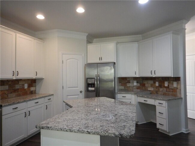 Building Photo - 720 Country Ridge Dr