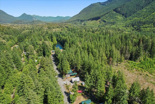 Building Photo - 125 Mountain View Dr