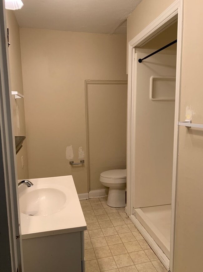 Building Photo - 225 Pine St