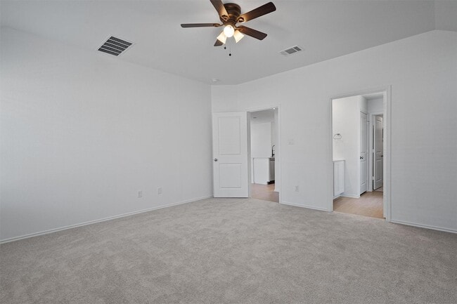 Building Photo - 3305 Everett