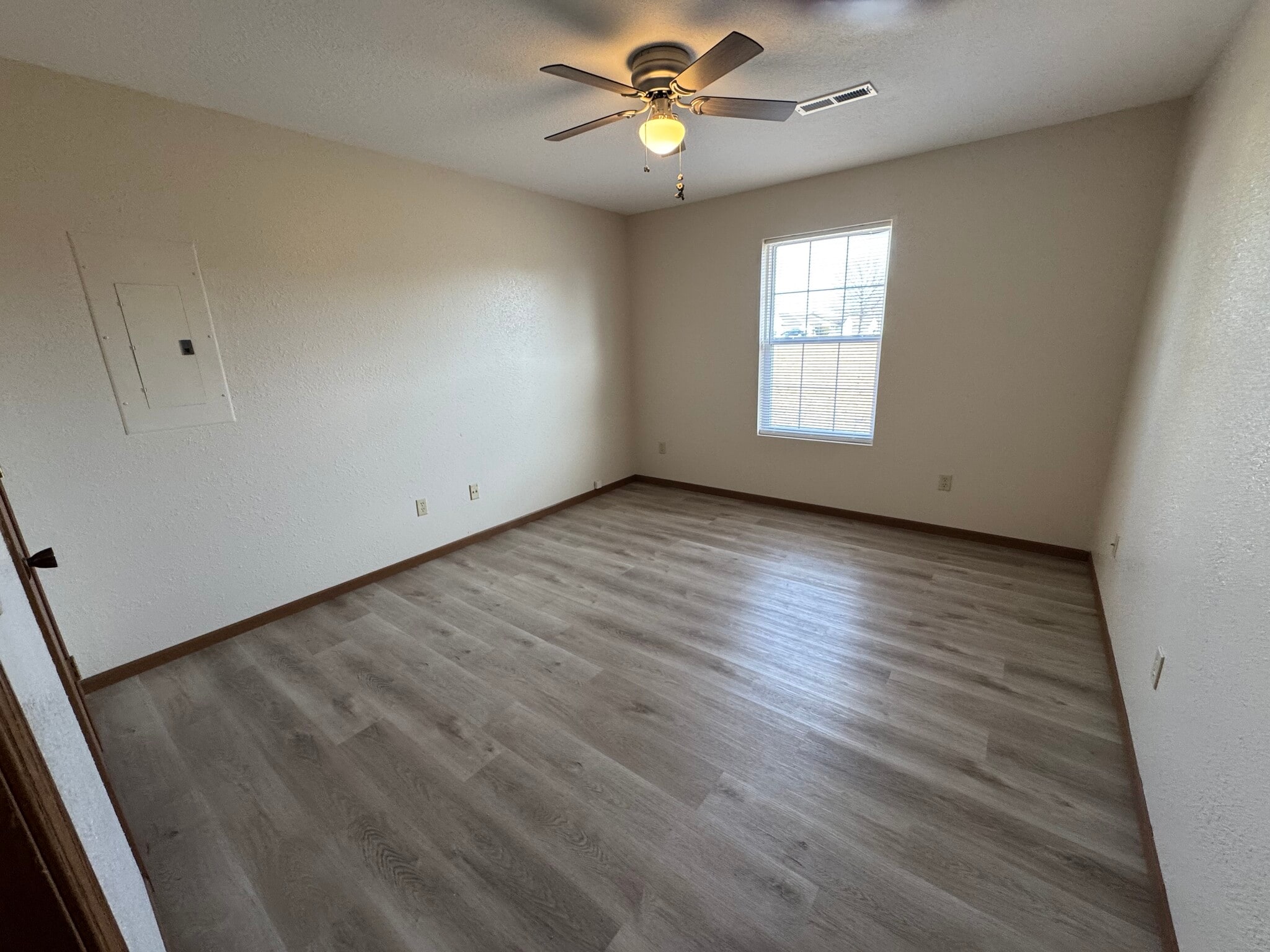 Building Photo - 219 Aaron Ln