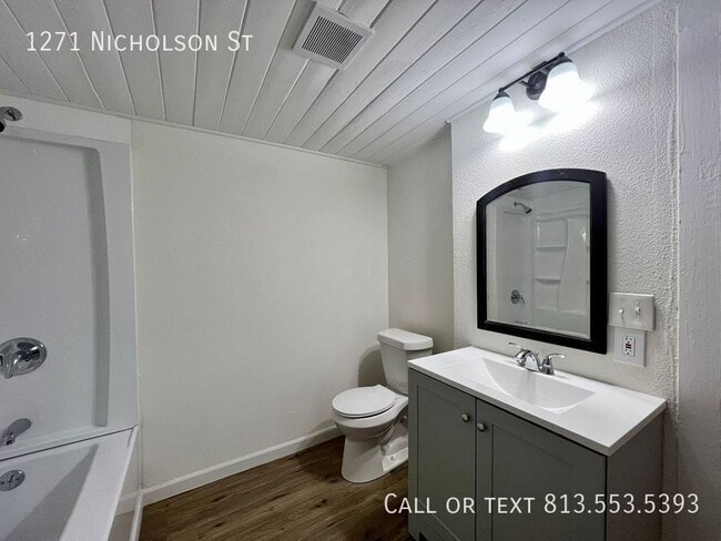 Building Photo - 1271 Nicholson St