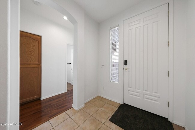 Building Photo - 1642 W Windsong Dr