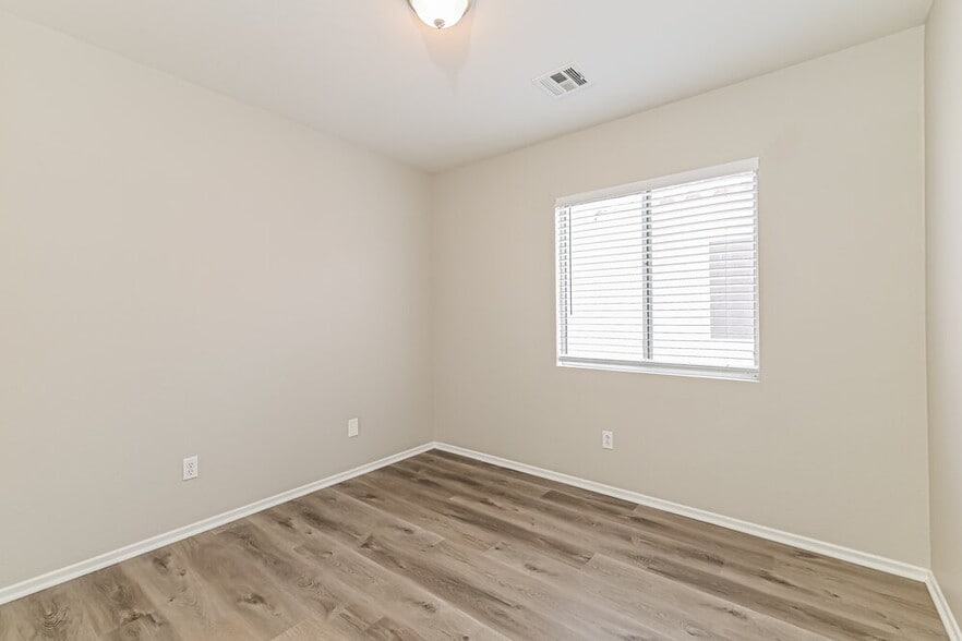 Building Photo - 5912 Crumbling Ridge St